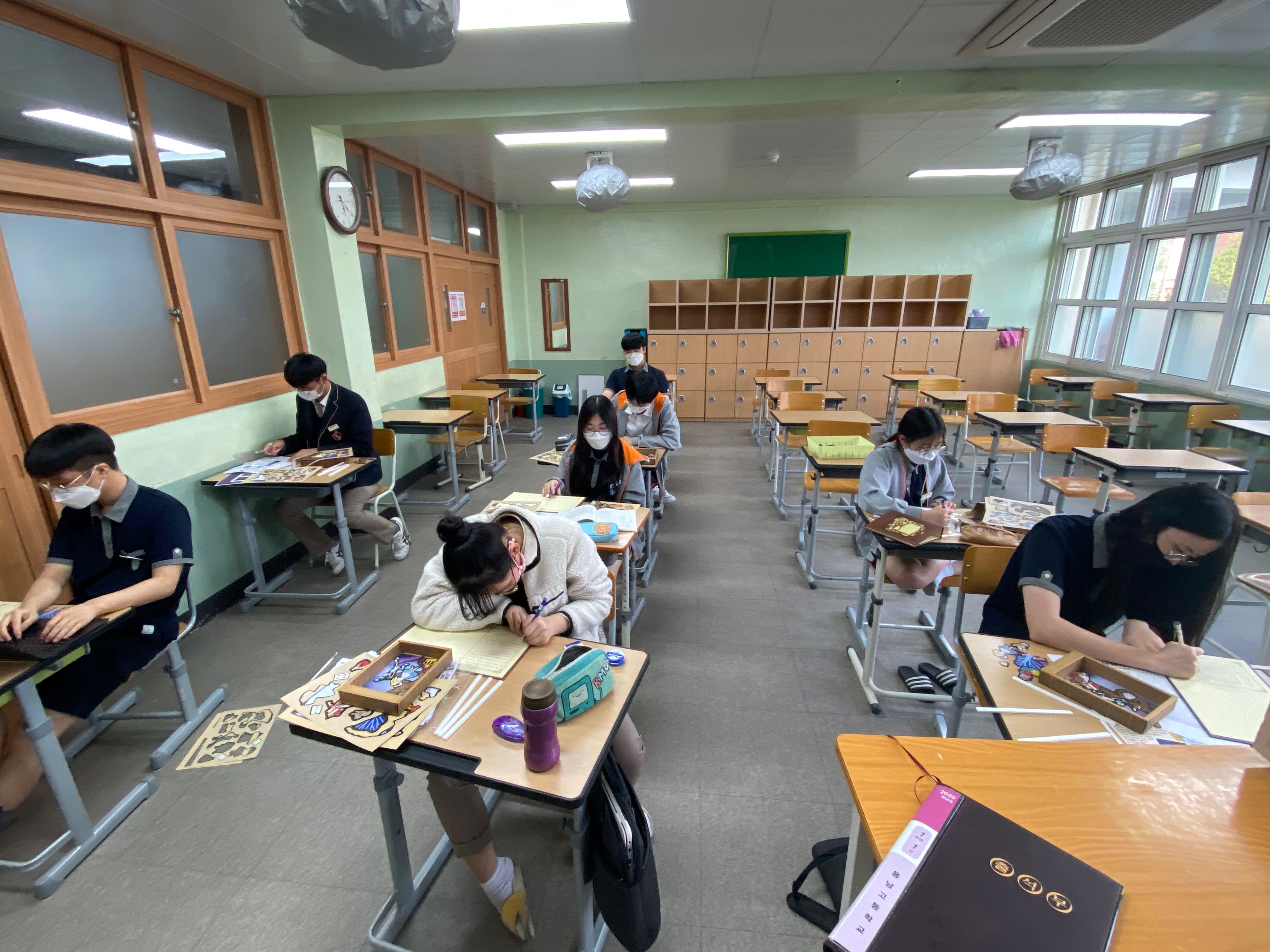 5/29 신입생 환영인사, 북 큐레이터 수정 및 액자북 제작