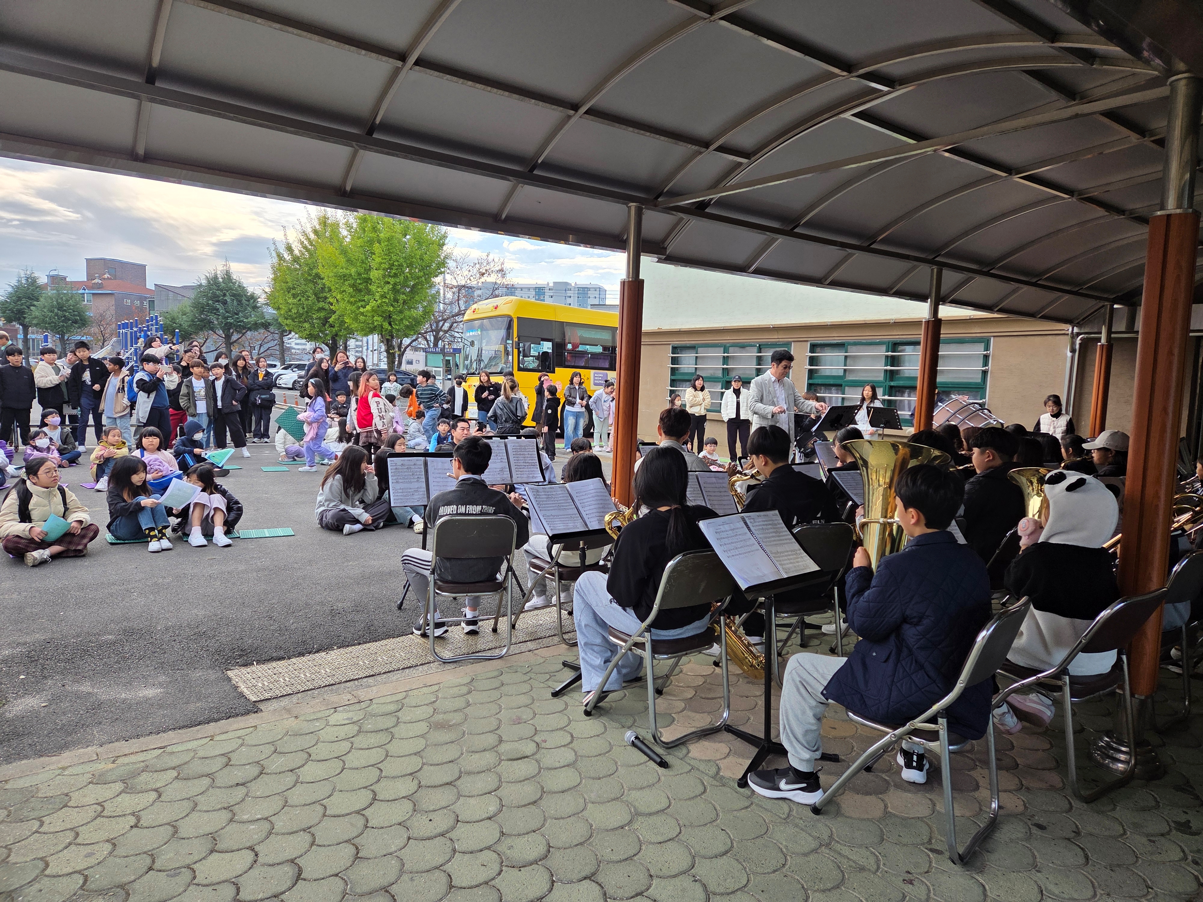 관악부 2학기 등굣길 음악회