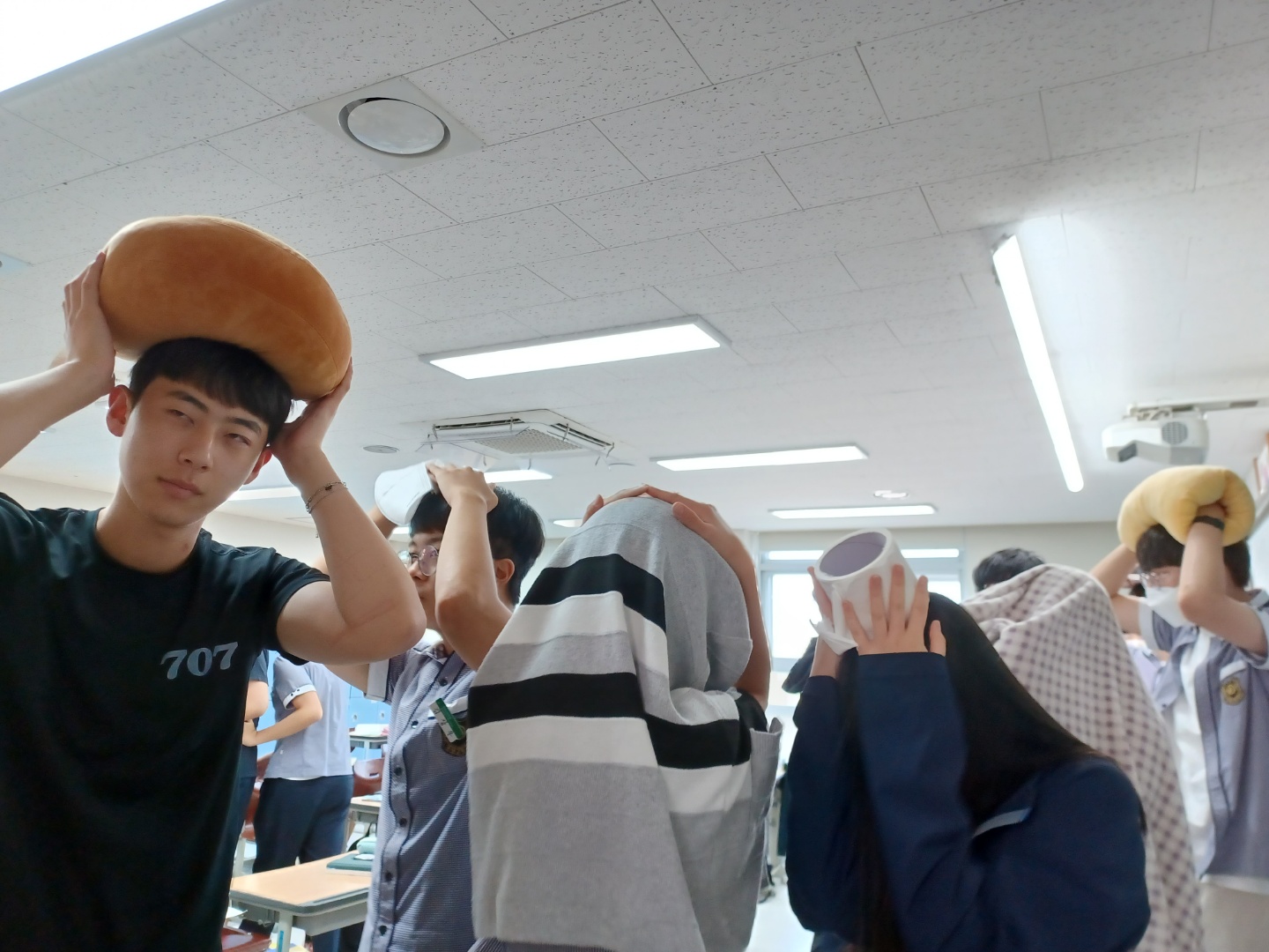 대피시 머리보호.jpg